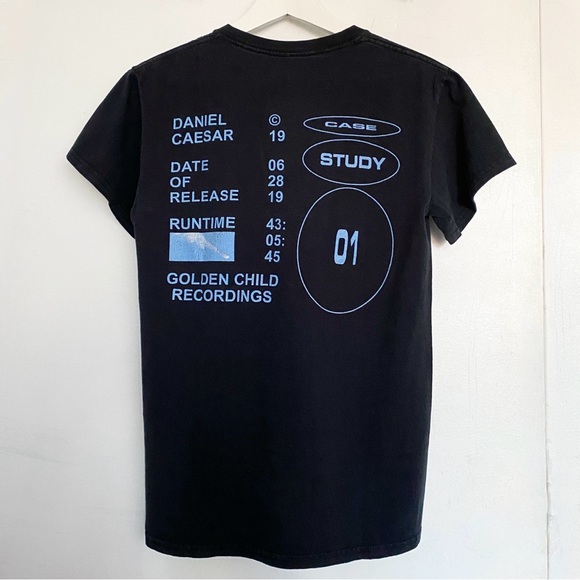 Daniel Caesar Case Study 01 Concert Merch - Picture 5 of 5